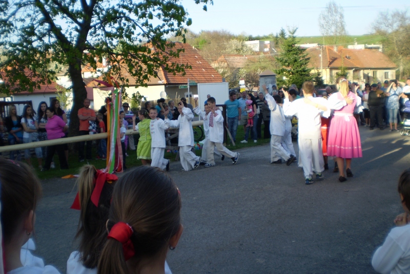 História kultúrnych podujatí / Stavanie mája 2012