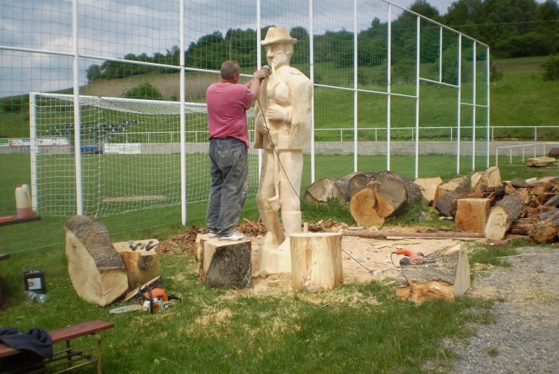 Drevená socha gajdoša a reliéfne sochy - Odhalenie 10.6.2016