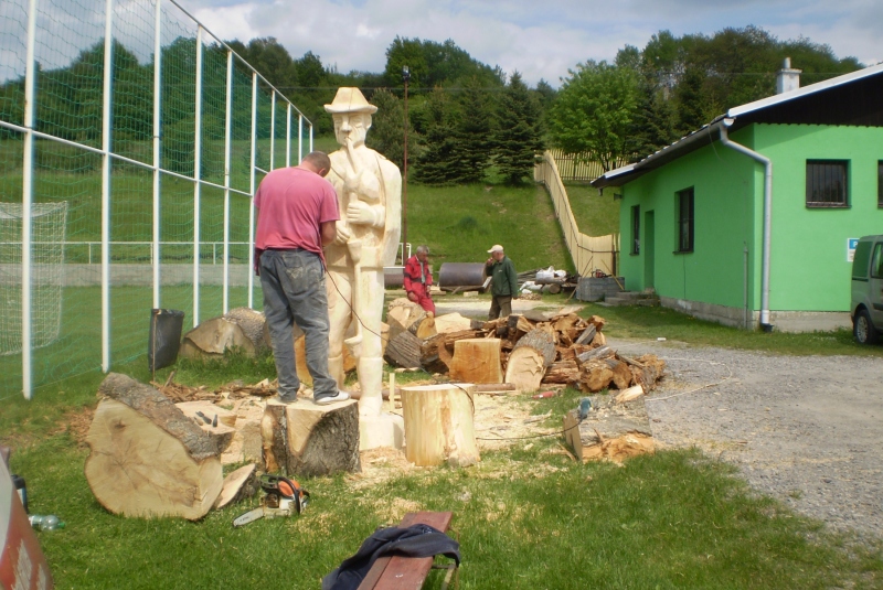 Drevená socha gajdoša a reliéfne sochy - Odhalenie 10.6.2016