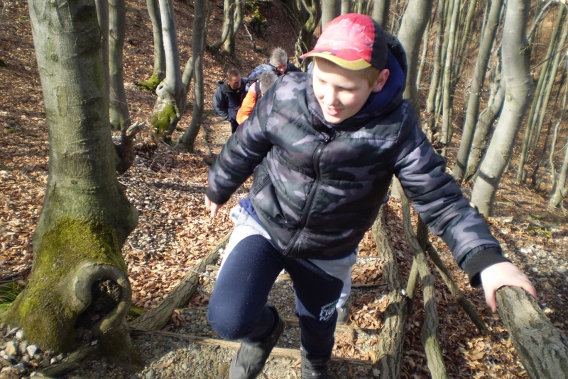 Turistická prechádzka k 800-ročnému Dubu cerovému 19.3.2017