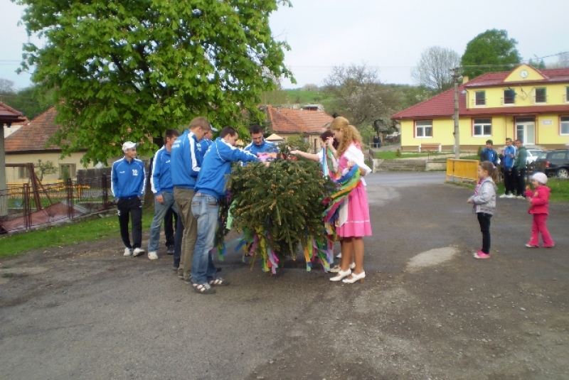 Stavanie mája - 2011